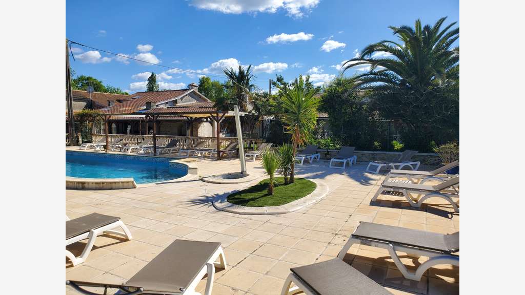 💰 Domaine de Gîtes rentable +10 % – 11 logements