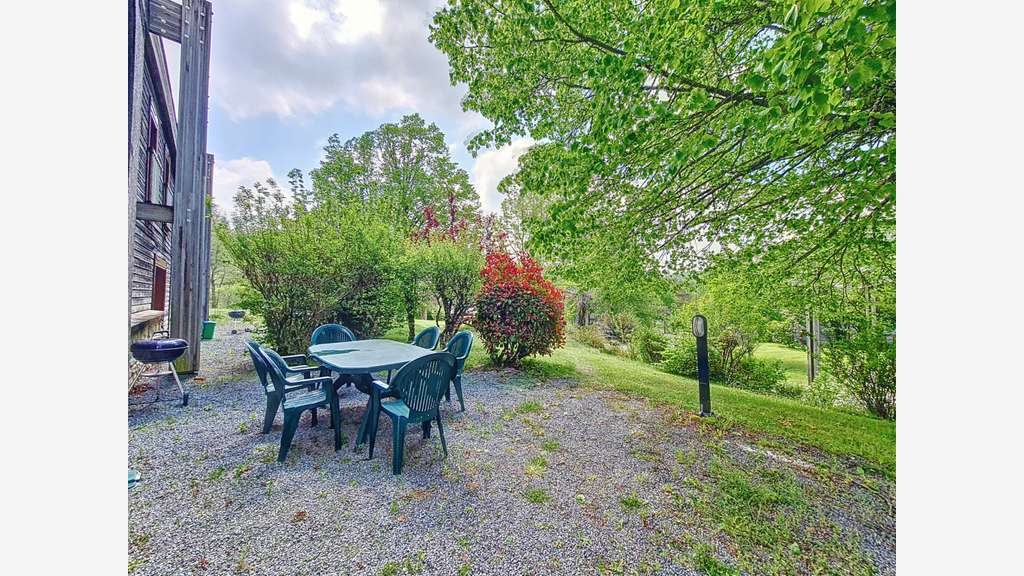 Domaine touristique clé en main – 10 chalets – 72