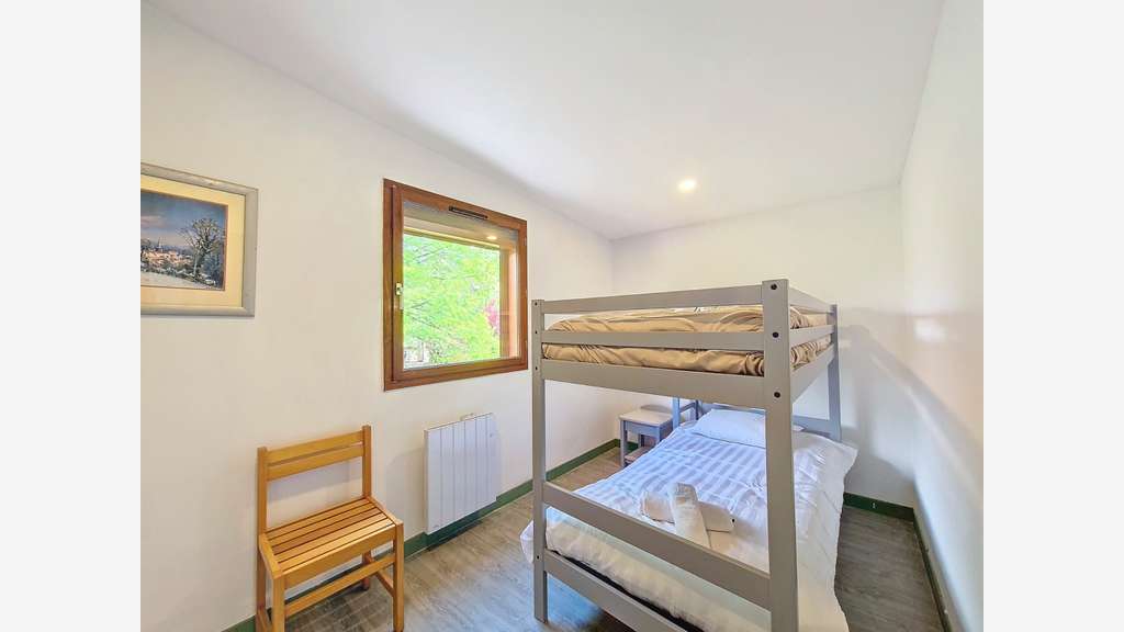 Domaine touristique clé en main – 10 chalets – 72