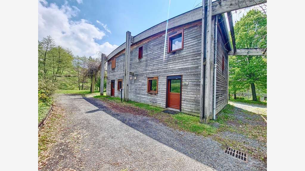 Domaine touristique clé en main – 10 chalets – 72