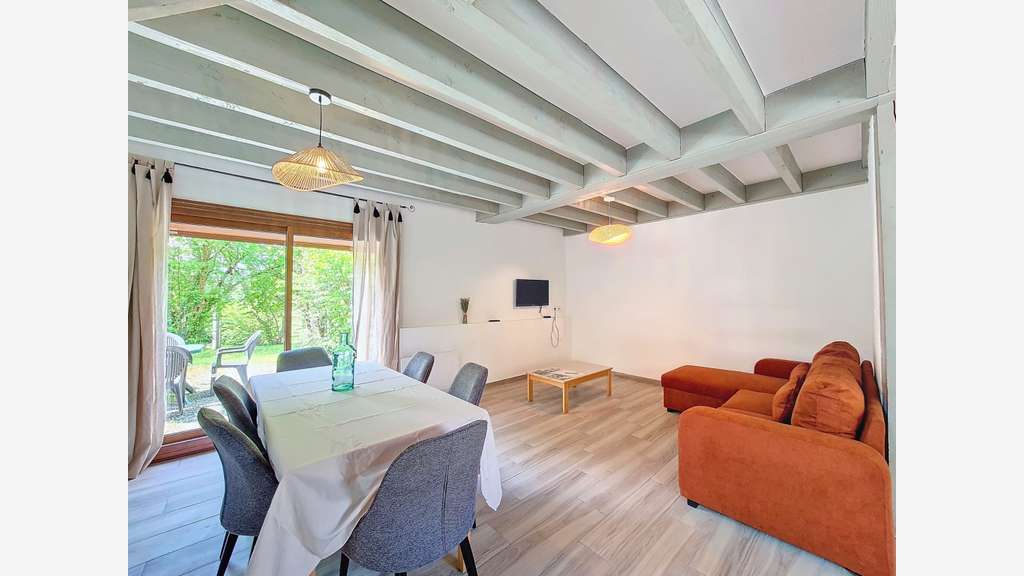 Domaine touristique clé en main – 10 chalets – 72
