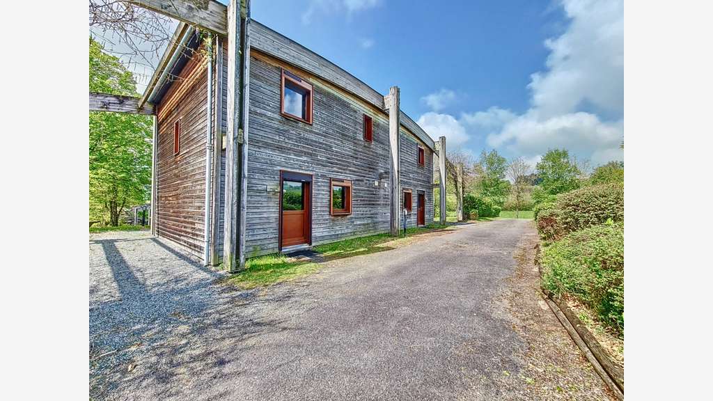 Domaine touristique clé en main – 10 chalets – 72