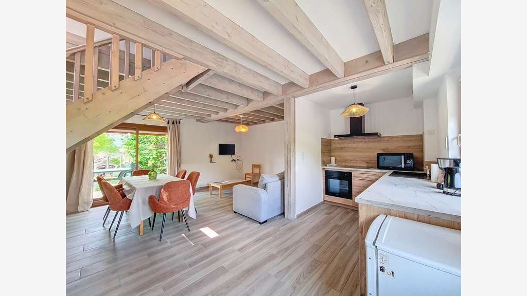 Domaine touristique clé en main – 10 chalets – 72
