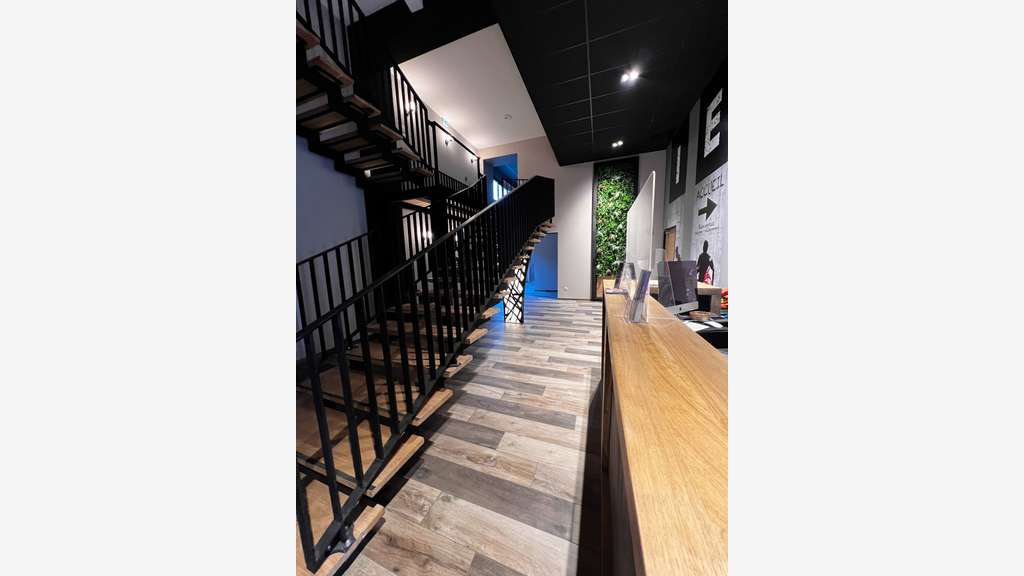 Complexe Futsal + Restaurant sur Avignon Nord