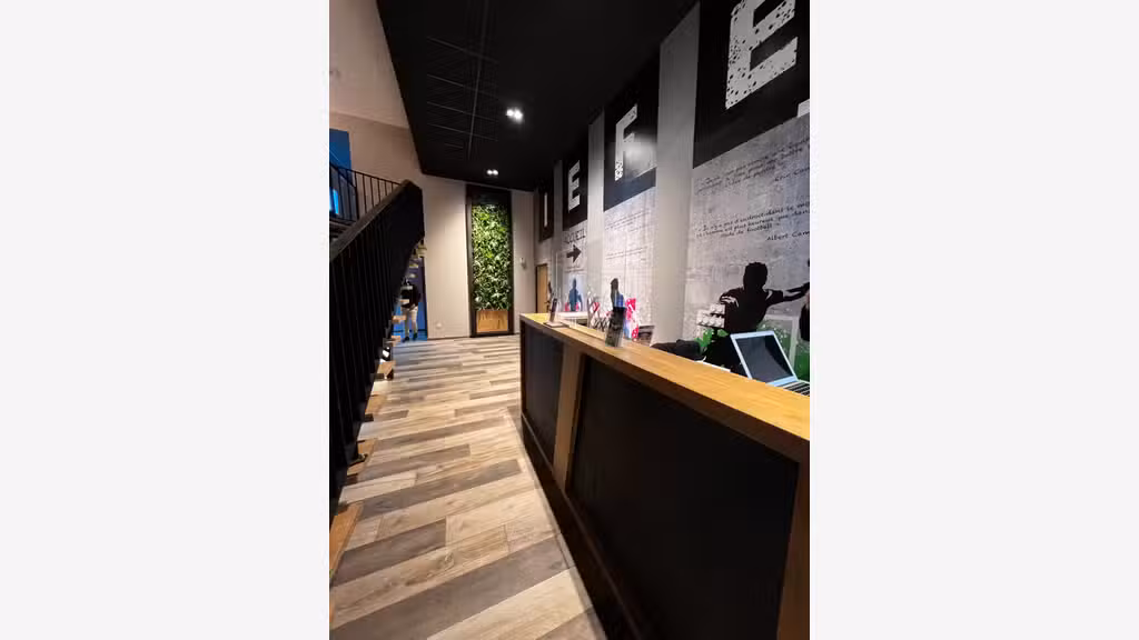 Complexe Futsal + Restaurant sur Avignon Nord