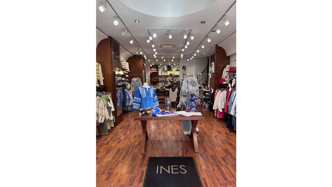 Murs + fonds boutique prêt-à-porter Alençon