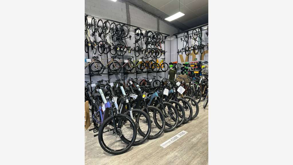 AV magasin vélos à l'entrée de Montpellier Ouest