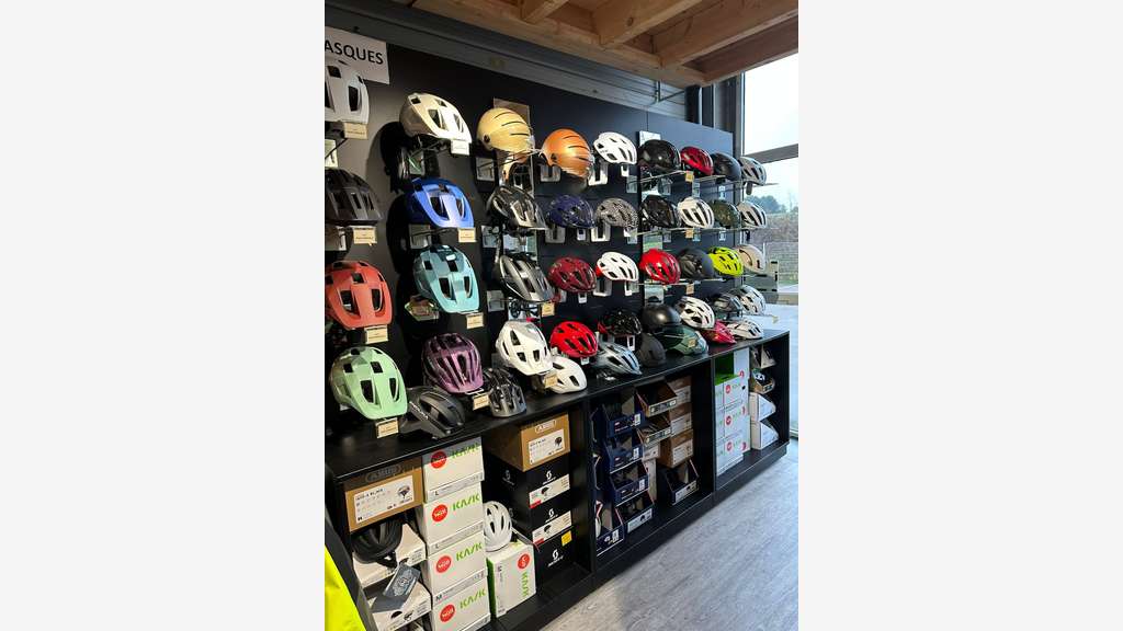 AV magasin vélos à l'entrée de Montpellier Ouest