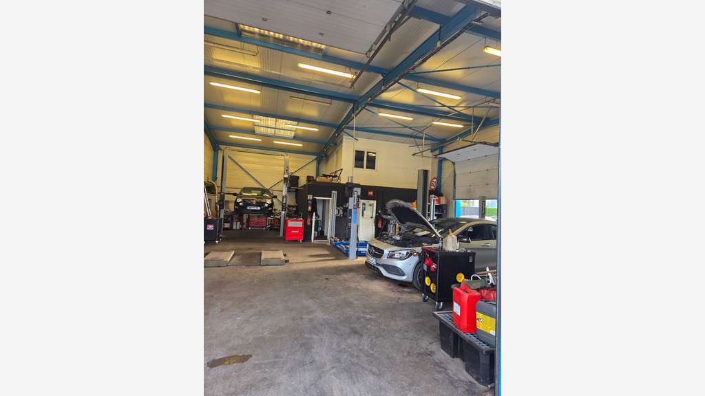 Garage automobile à vendre à Estrées Saint Denis