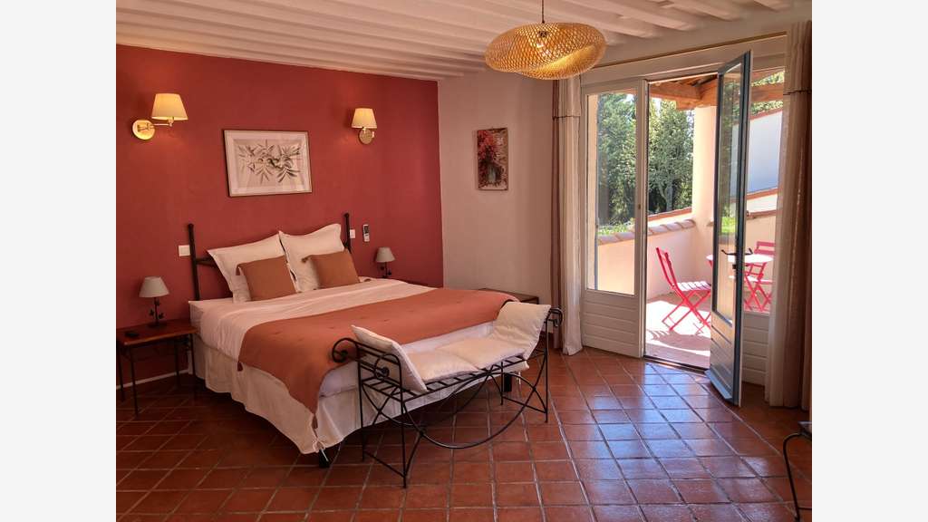 Grande Bastide Provençale avec Activité Hôtelière