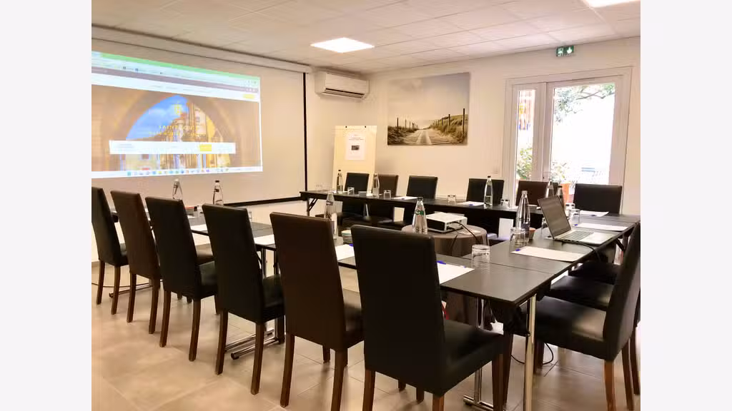 Hôtel historique à reprendre dans le Gard