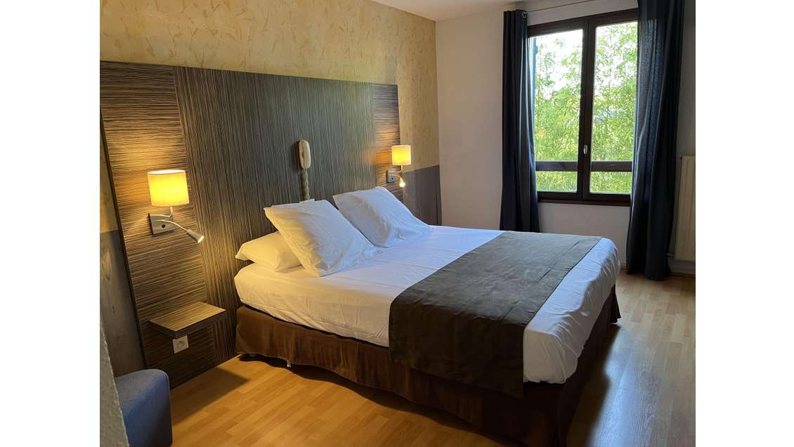 Hôtel restaurant *** à vendre station thermale 32