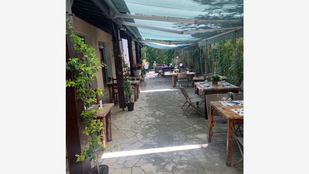 Hôtel restaurant *** à vendre station thermale 32