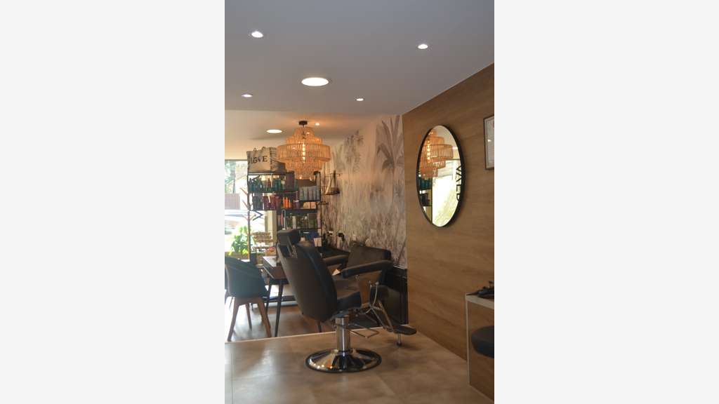AV salon de coiffure et d'esthétique à 25km d'Alès