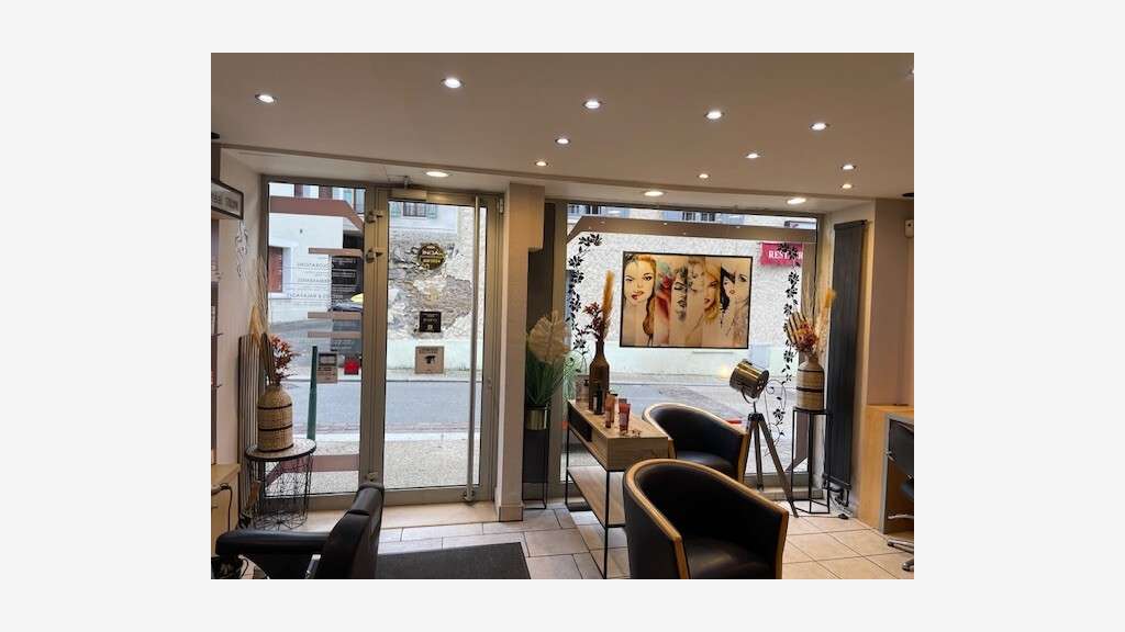A vendre salon coiffure au coeur Breuillet