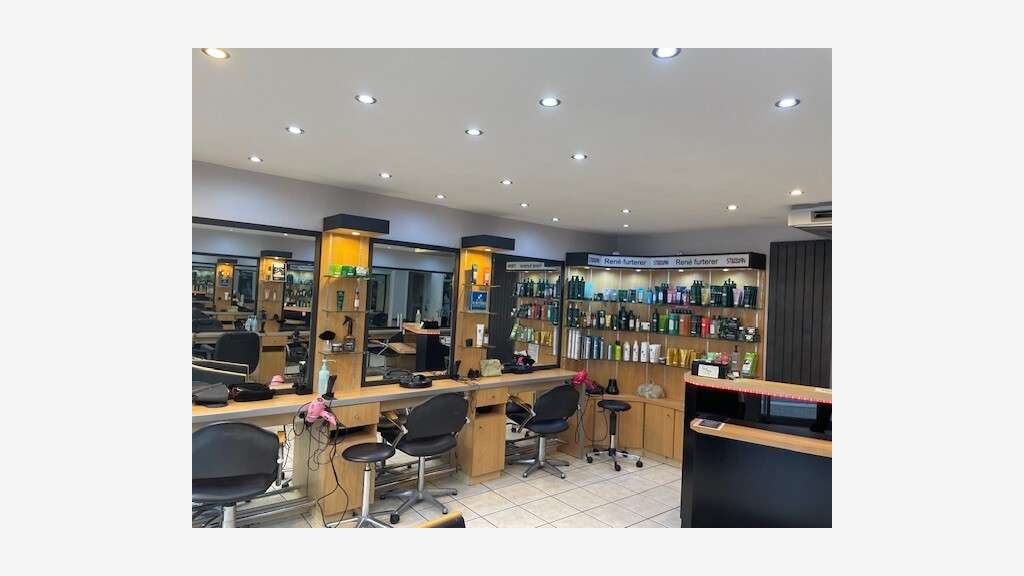 A vendre salon coiffure au coeur Breuillet