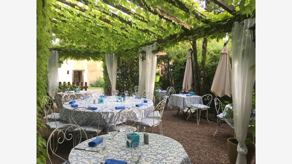 Vente auberge gastronomique réputée en ZRR d'Indre