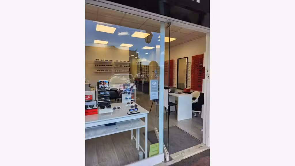 Vente joli magasin d'optique idéalement Situé 95