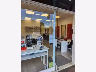 Vente joli magasin d'optique idéalement Situé 95