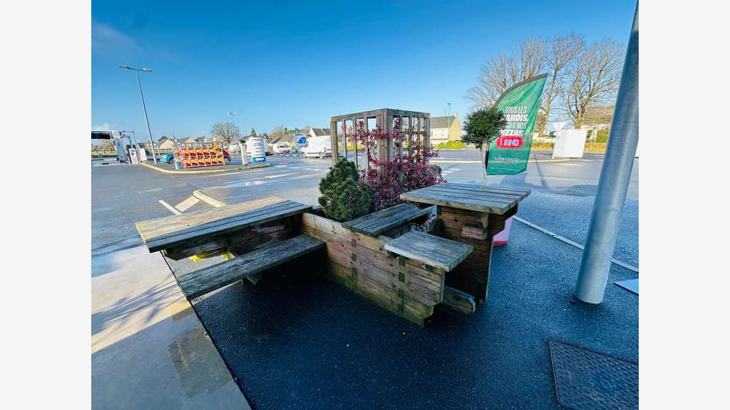 A reprendre kiosque à pizzas idéalement situé 44