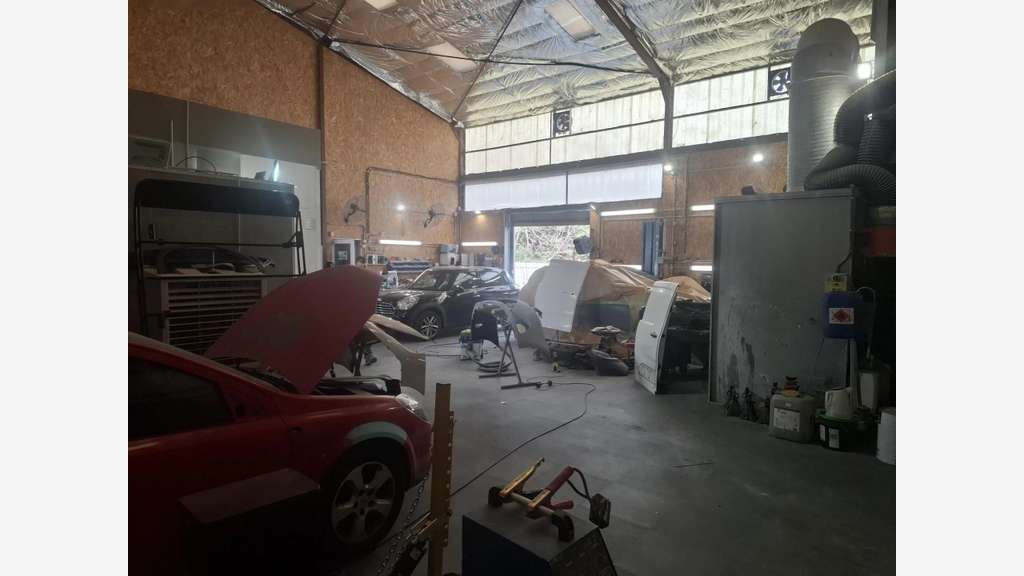 Vente FDC carrosserie peinture ZI Carros
