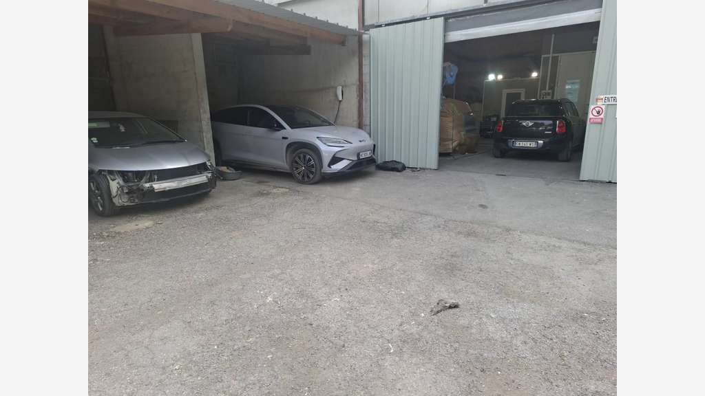 Vente FDC carrosserie peinture ZI Carros