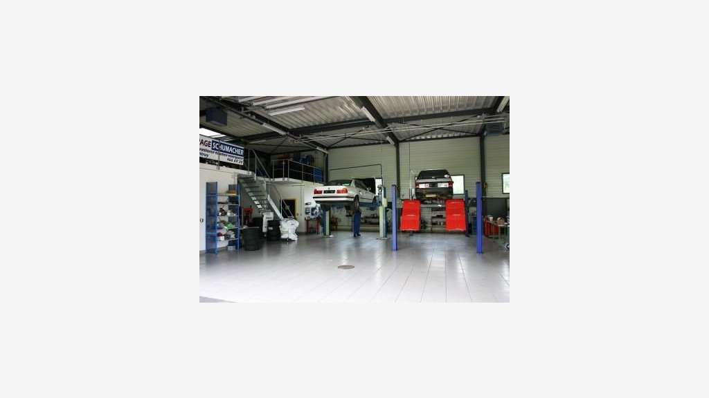 Vente garage sur terrain total de 3246m² Charente