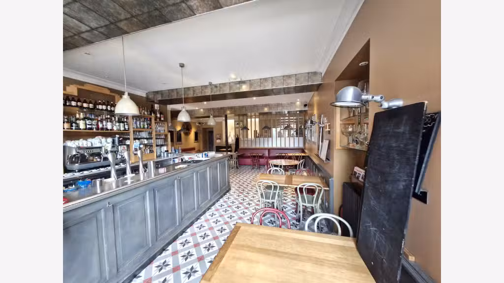 Vente bar hôtel restaurant dans village renommé 21