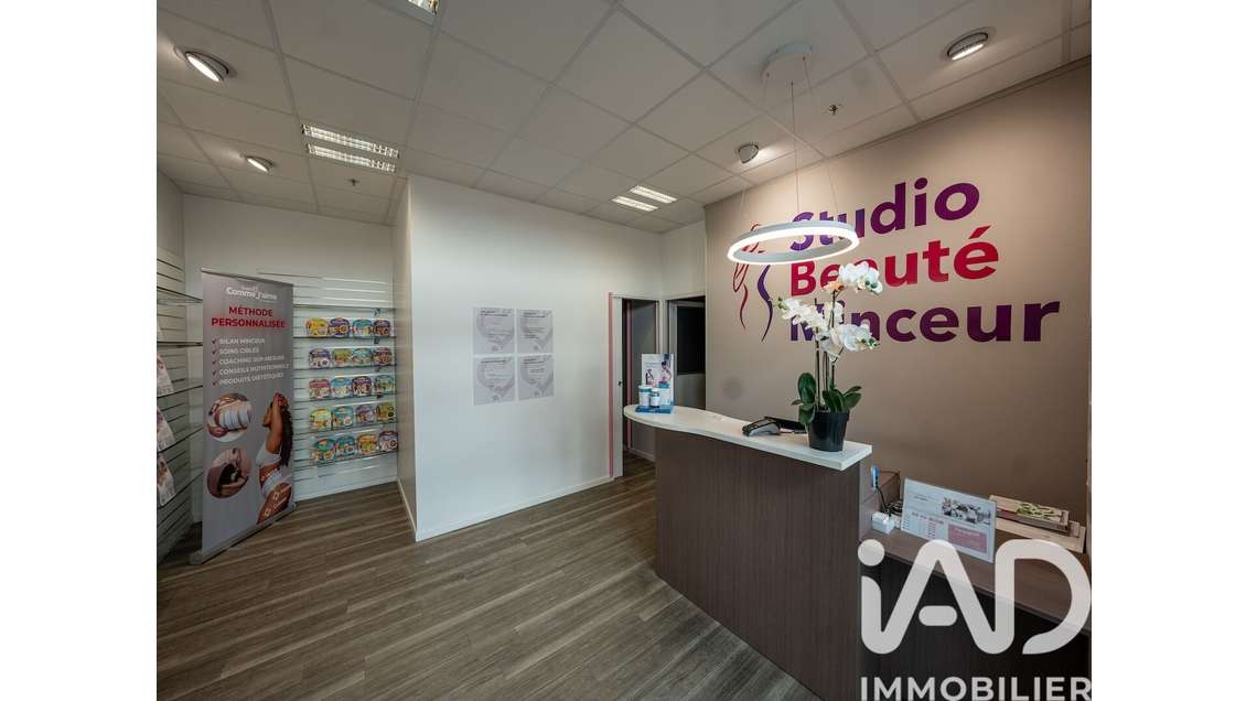Vente salon de coiffure  zone commerciale Aubenas