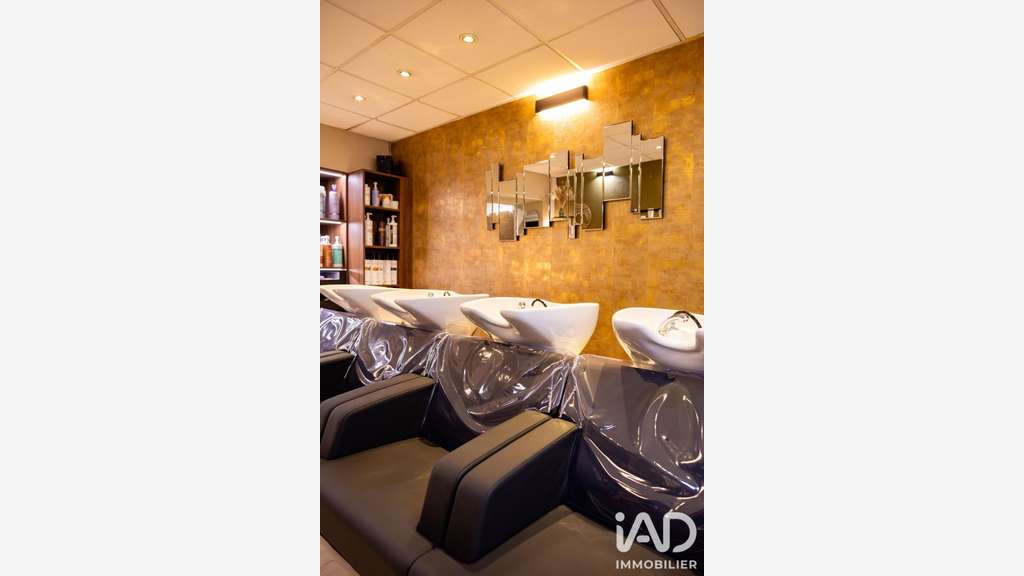 Vente Salon de coiffure au coeur de Buchy empl n°1