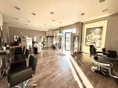 Vente salon de coiffure en centre-ville de Bron