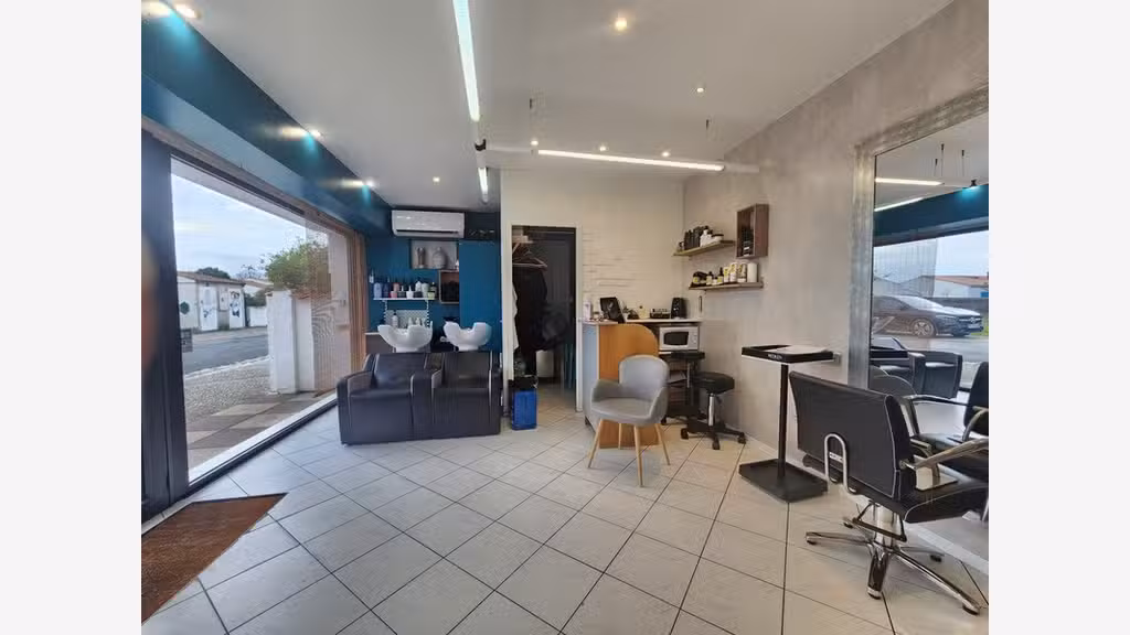 À vendre salon de coiffure à la Brée Les Bains