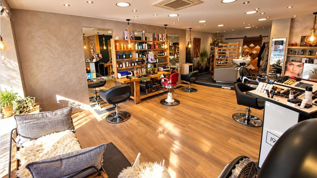 Vente salon de coiffure mixte & barber à la Clusaz