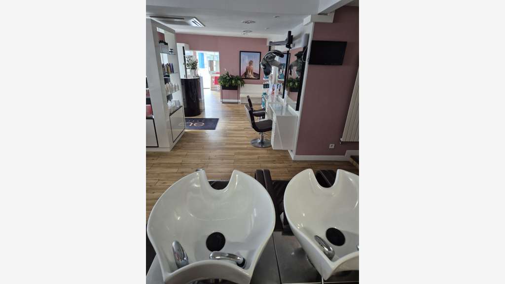 Vente fonds franchise coiffure empl N°1 à Lorient