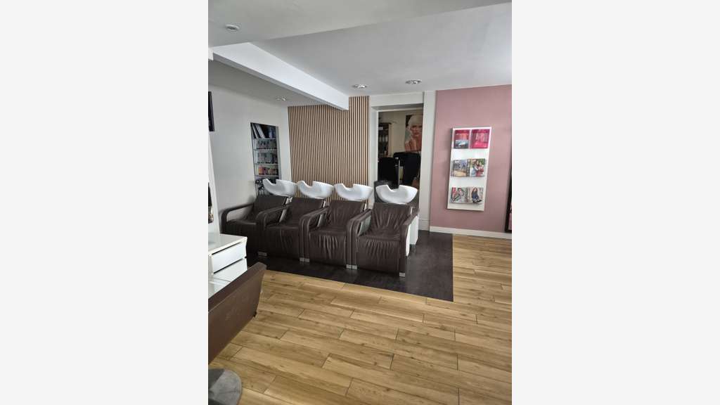 Vente fonds franchise coiffure empl N°1 à Lorient