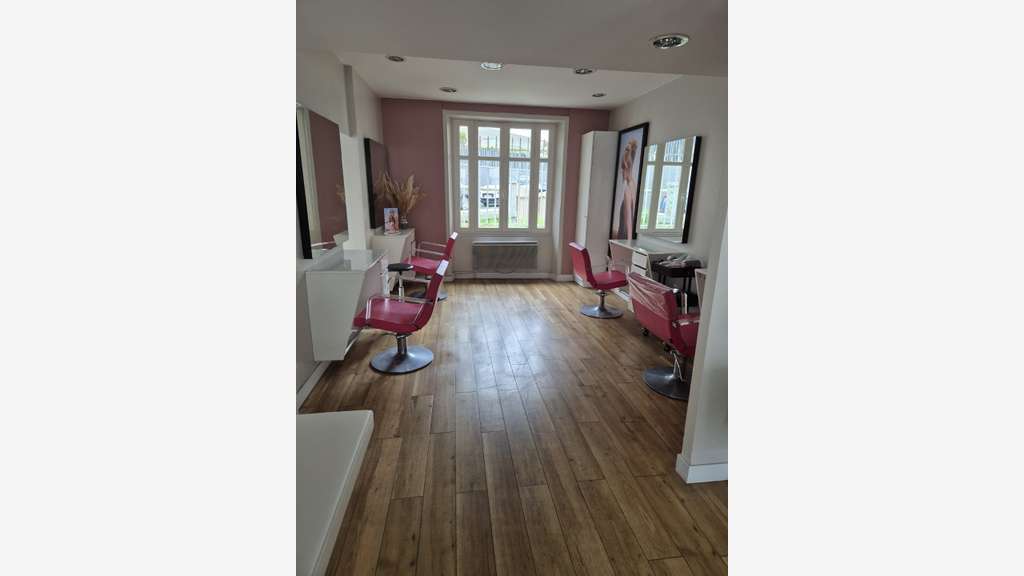 Vente fonds franchise coiffure empl N°1 à Lorient
