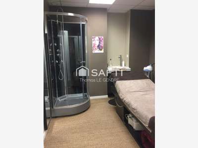 Vente espace beauté discret et élégant à Melesse