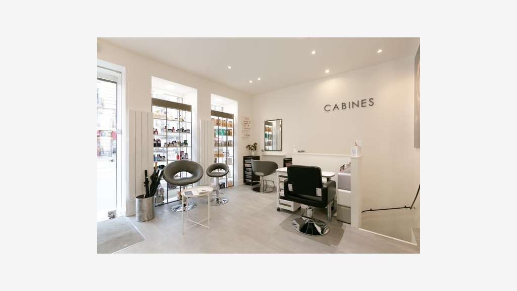 SALON DE COIFFURE INSTITUT DE BEAUTÉ APPARTEMENT