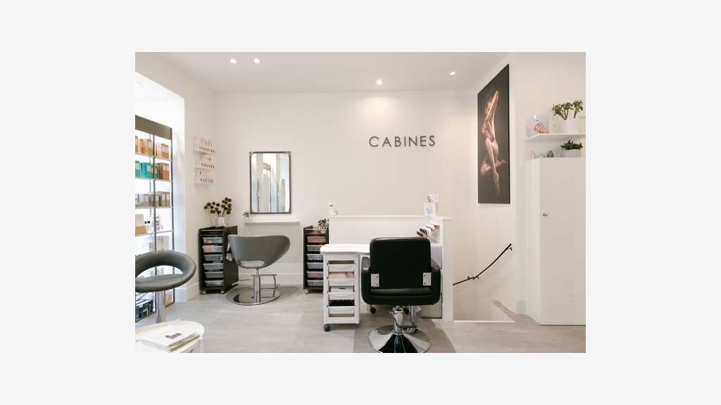 SALON DE COIFFURE INSTITUT DE BEAUTÉ APPARTEMENT