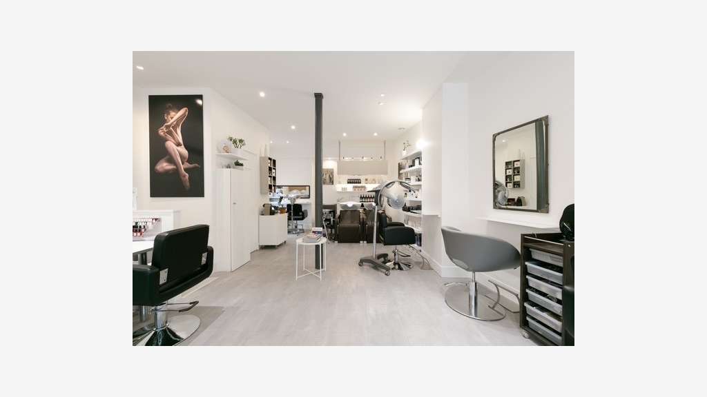 SALON DE COIFFURE INSTITUT DE BEAUTÉ APPARTEMENT
