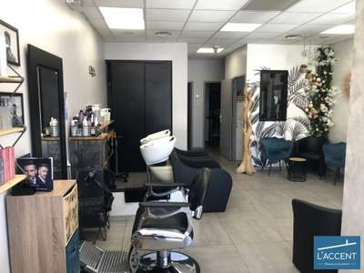 AV salon de coiffure lumineux St-Christol-lès-Alès