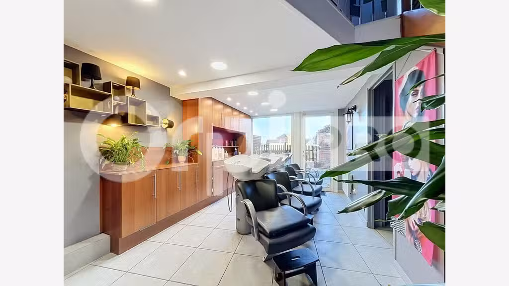AV salon coiffure empl N°1 Saint-Just-en-Chaussée