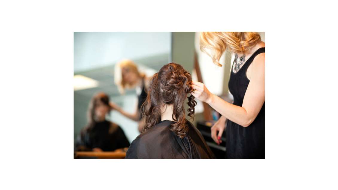 Vente salon de coiffure en rue commerçante du 94