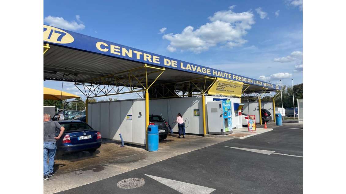 AV lavage automobile en parfait état sect Vigneux 