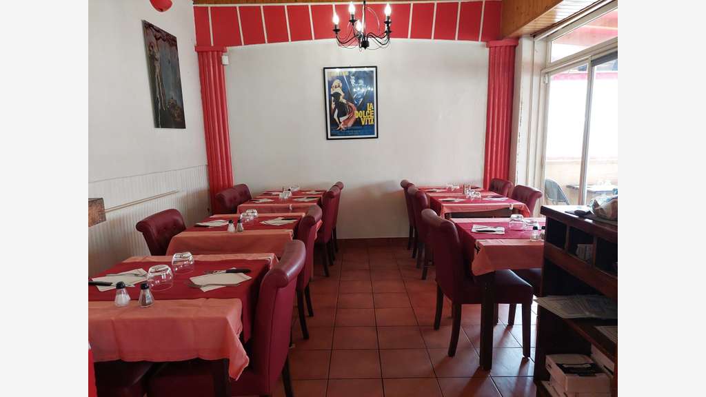 AV FDC restauration en plein centre du Pouliguen