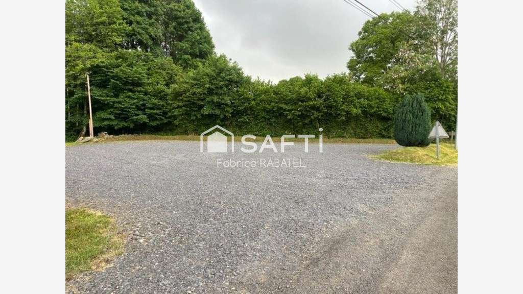 A vendre auberge restaurant de 230m² à Mazaye