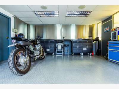 AV FDC mécanique peinture moto proche La Rochelle