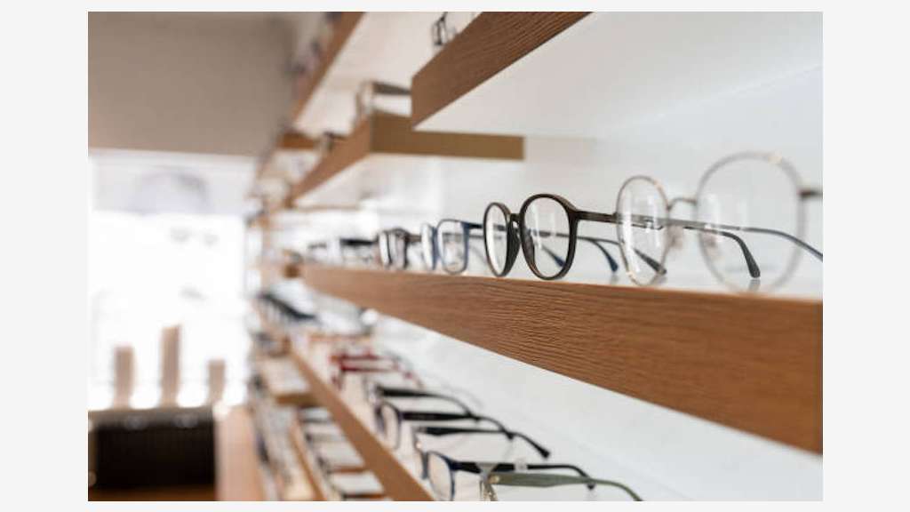 AV FDC optique lunetterie rue passante Paris 75020