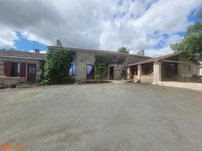 Vente restaurant et hébergements à Parthenay