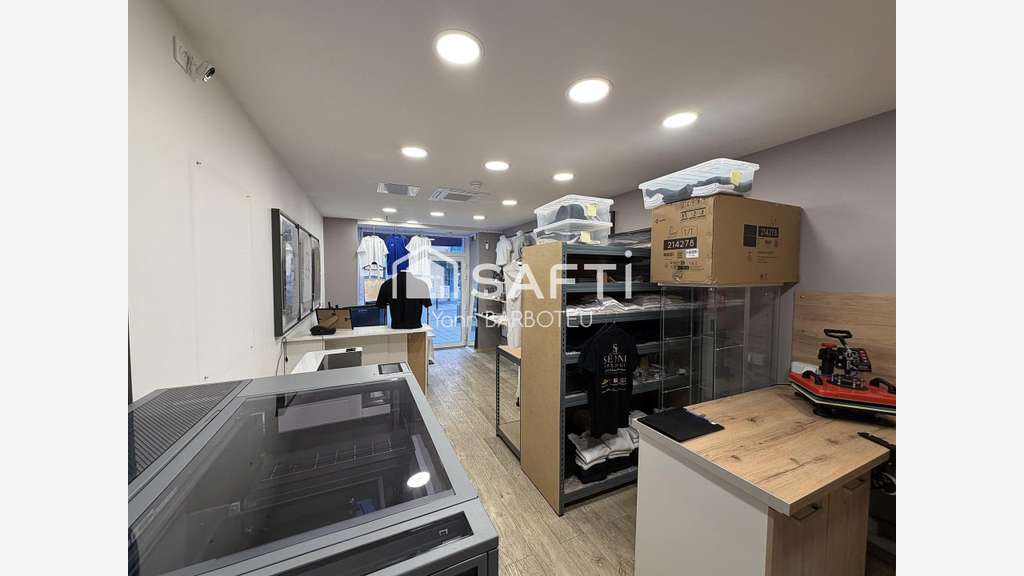 Fonds de commerce 35m² Création de flocages